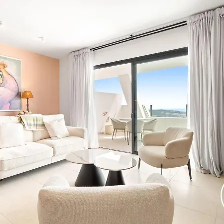 Vivi Homes - Golf Dream - Pool - Terrace - Golf アパート